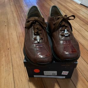 Via Roma mens leather sneaker.